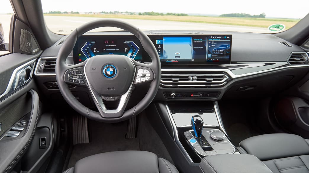 Das Cockpit vom BMW i4