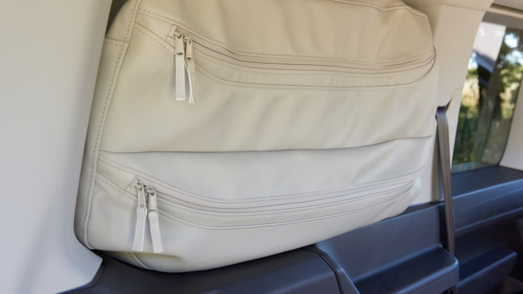 Eine Tasche im VW Caddy California Maxi