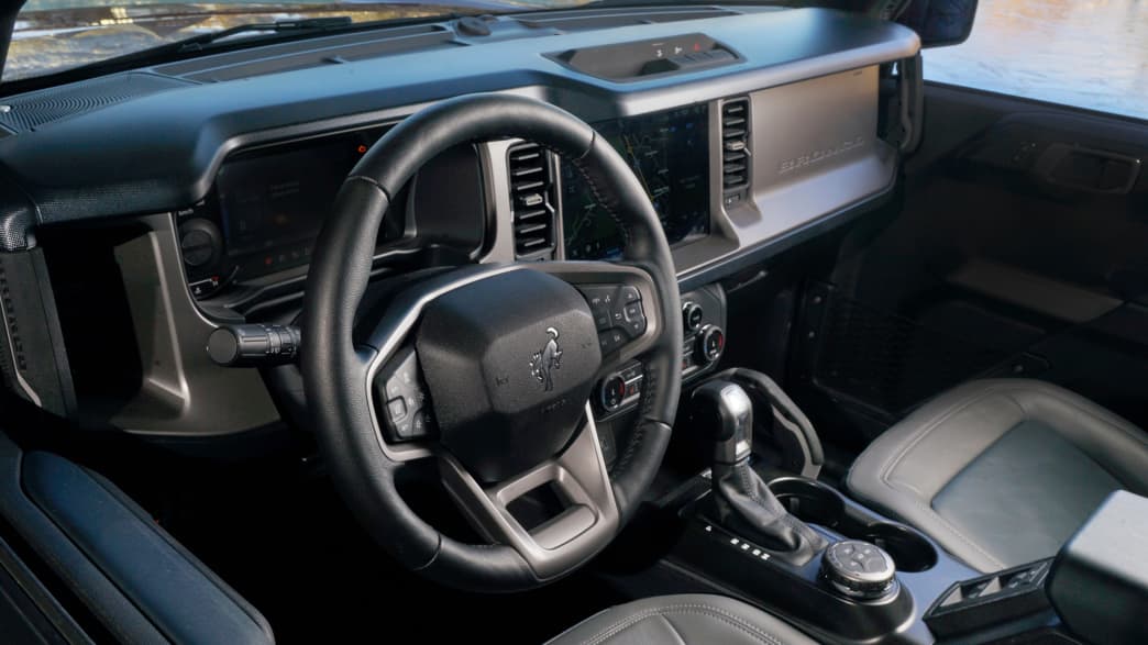 Das Cockpit des Ford Bronco