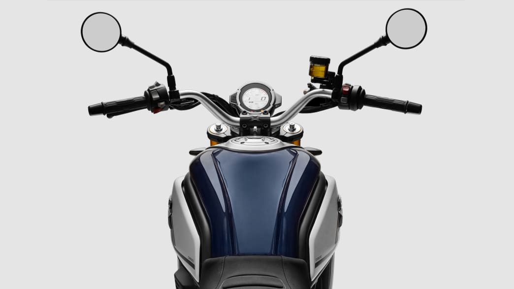 Detailaufnahme des Lenkers der 700 CL X Heritage