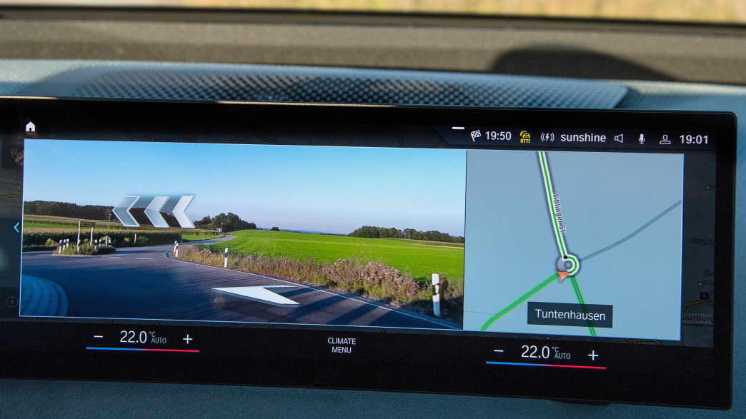 Das Display des ersten BMW iX