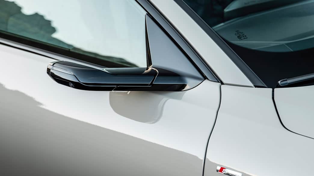 Kamera anstelle eines Seitenspiegels an einem Audi A6 e-tron