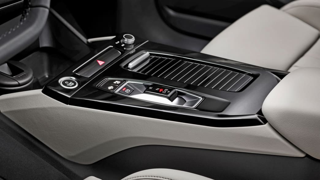 Detailaufnahme der Schaltung des Audi Q6 e-tron