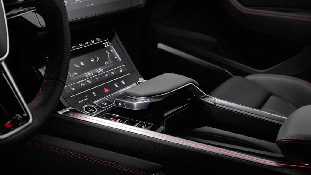 Das Cockpit des Audi Q8 E Tron