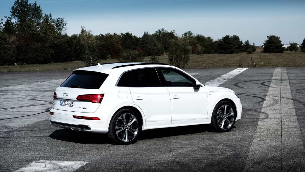 Audi SQ5 TFSI stehend von der Seite