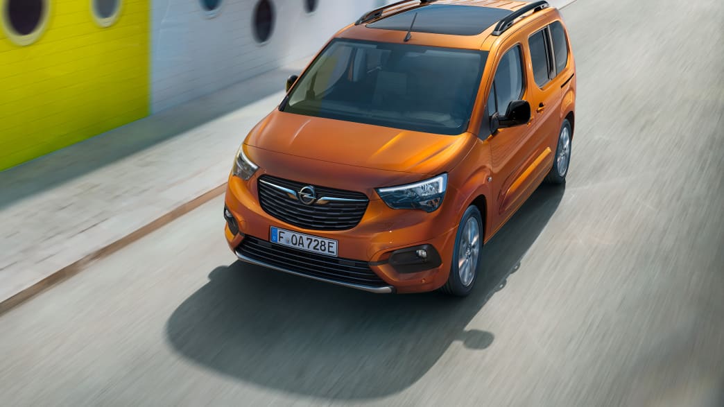 Frontansicht eines Opel Combo e-Life