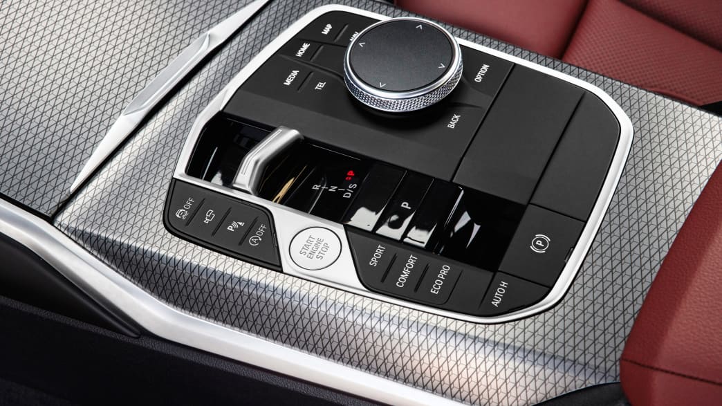 Detailaufnahme des BMW 3er von den Amaturen und Boardcomputer