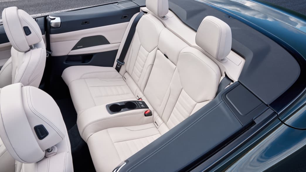 Die Lederrückbank eines BMW 4er Cabrio