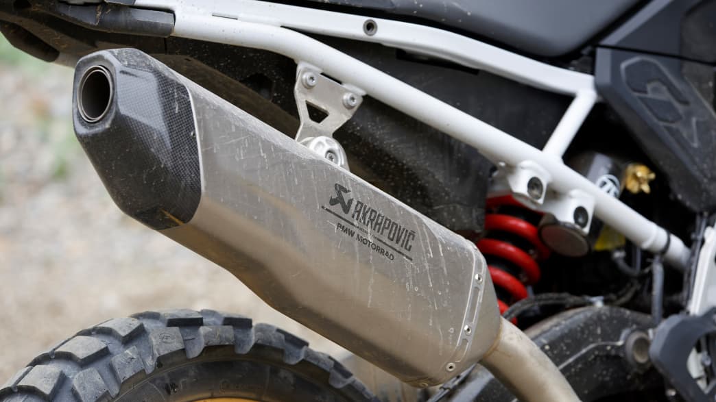 Auspuff der BMW F 900 GS