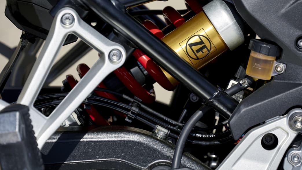 Close up der Fahrwerkskomponenten der BMW F850 GS