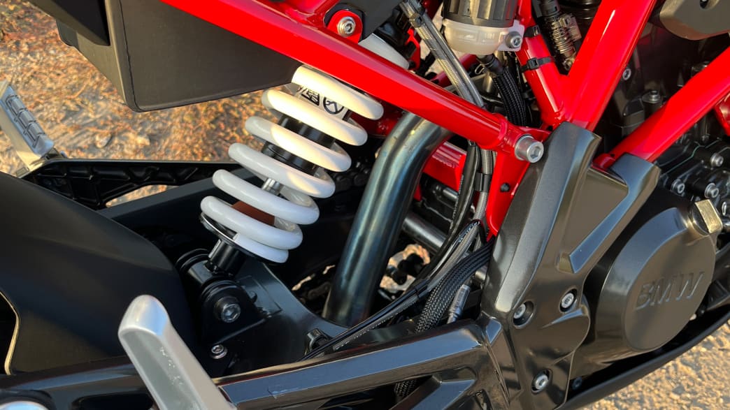 Der Motorrad Stoßdämpfer der BMW G310 R