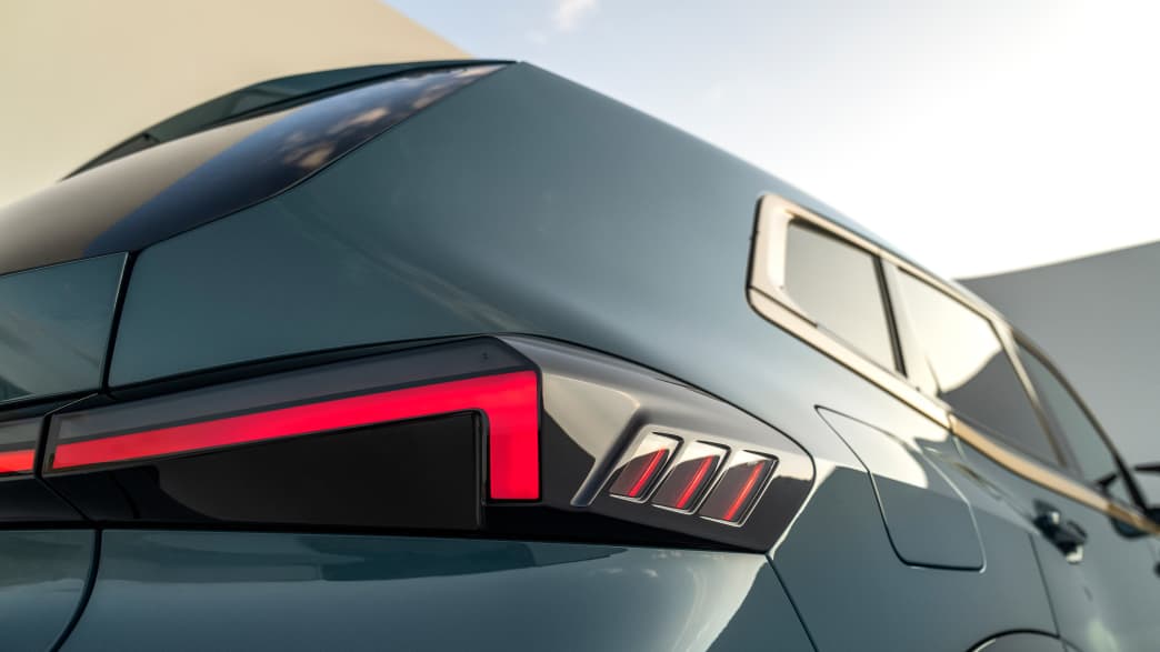 Die Rückleuchten des neuen BMW XM