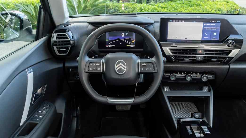 Der neue  Citoen C4 Hybrid MAX Manhattan Green nach dem Faclift im April 2025