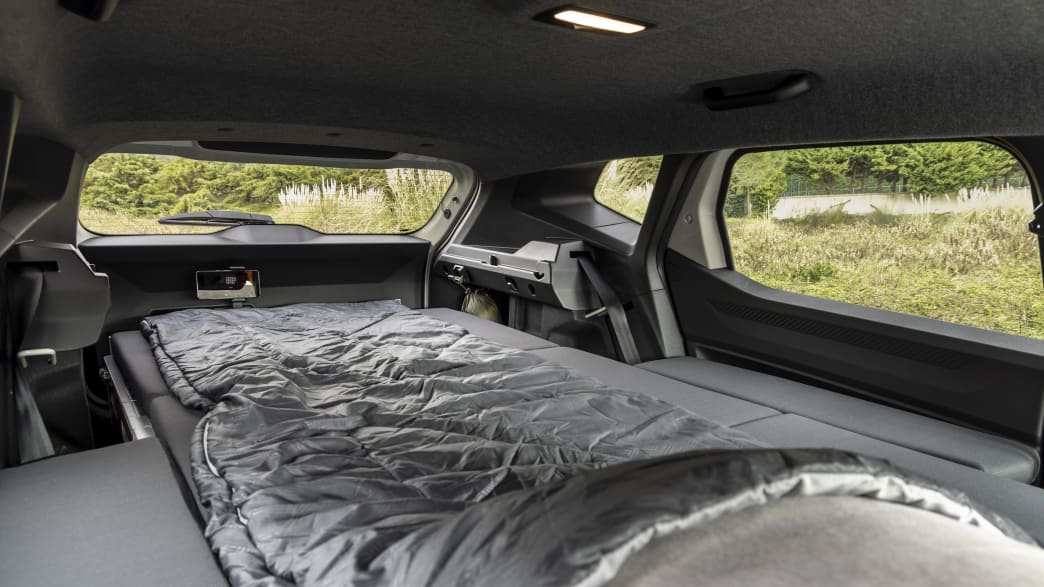 Aufnahme der Liegefläche des Dacia Duster Hybrid