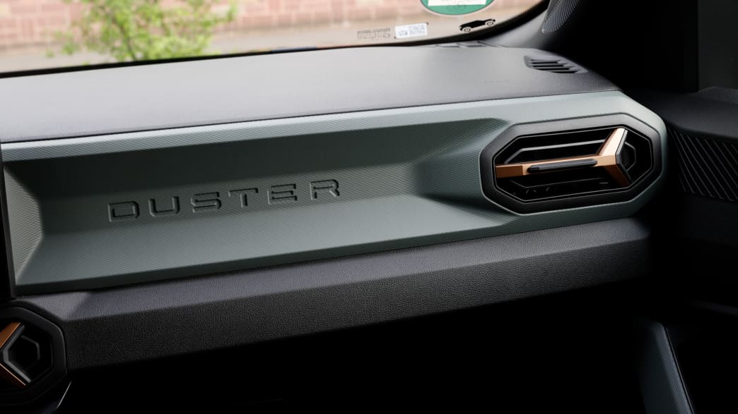 Detail der Amatur des Dacia Duster Hybrid