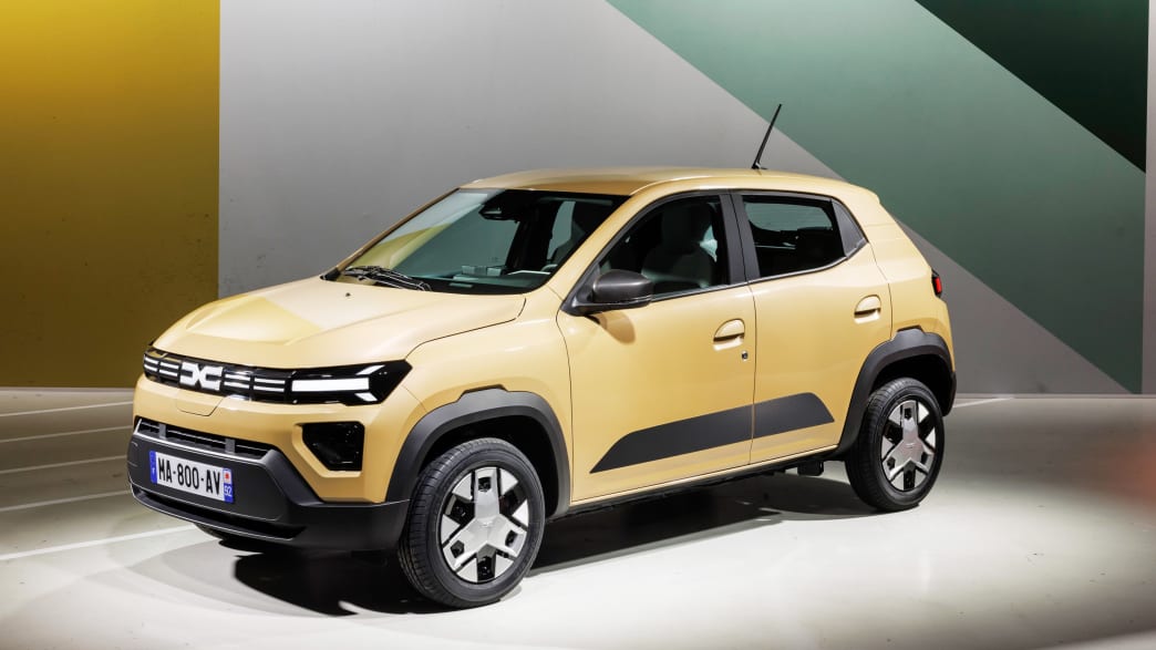 Der Dacia Spring schräg von Vorne