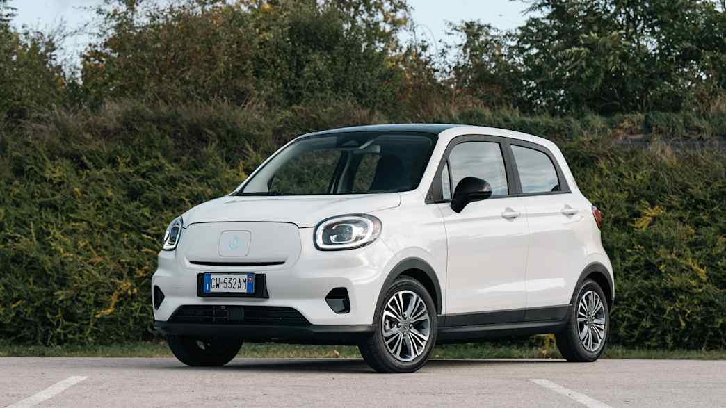 Front und Seitenansicht eines Leapmotor 03