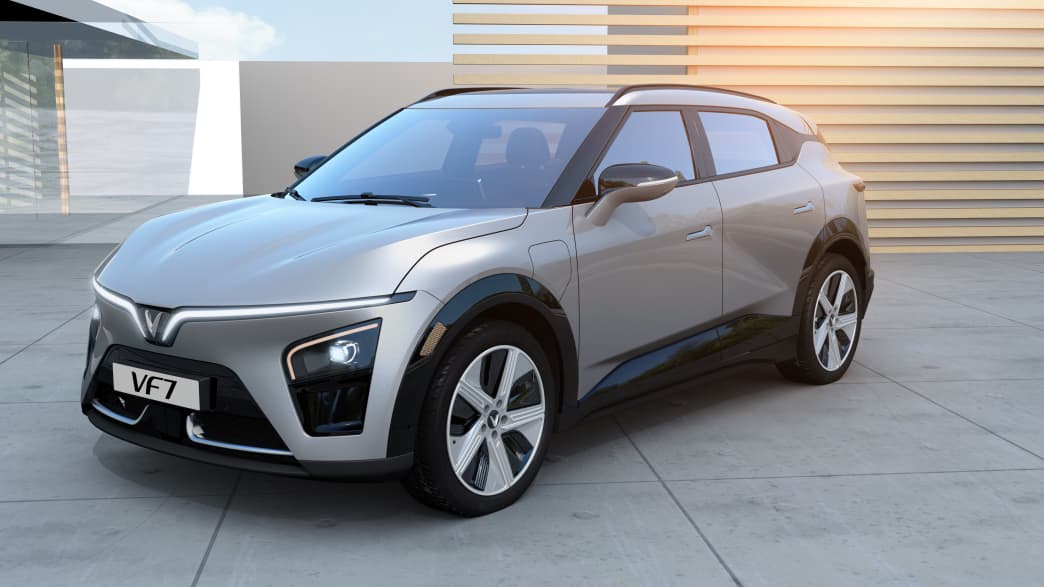 Front und Seitenansicht eines Vinfast VF7