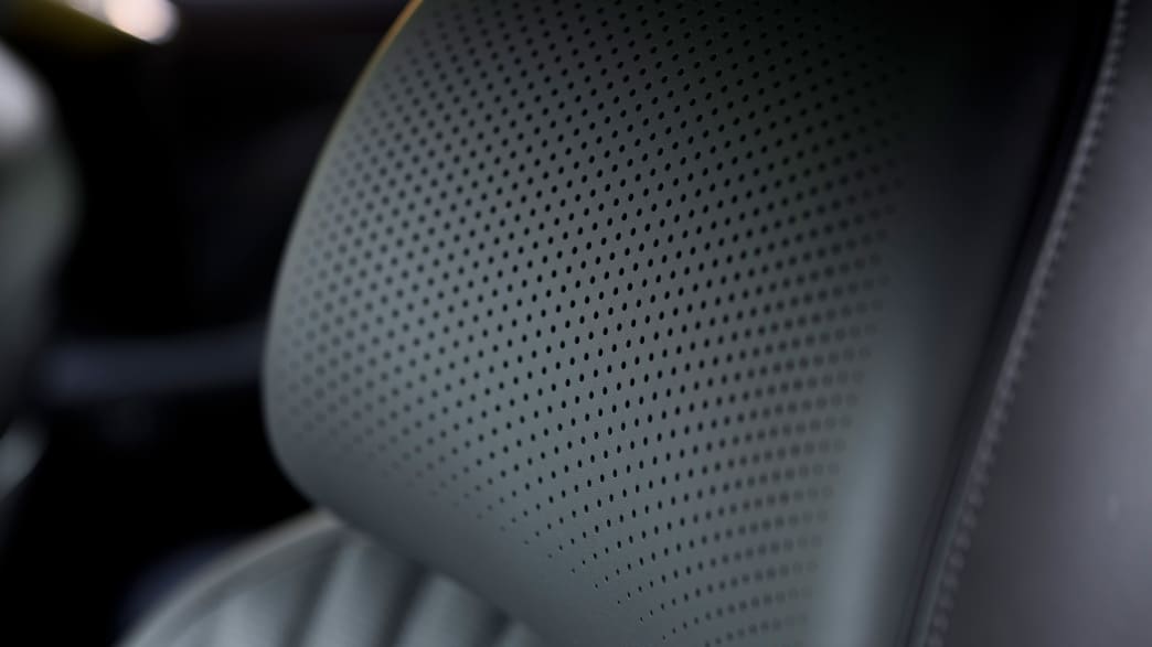 Detail an der Kopfstütze im Genesis G90