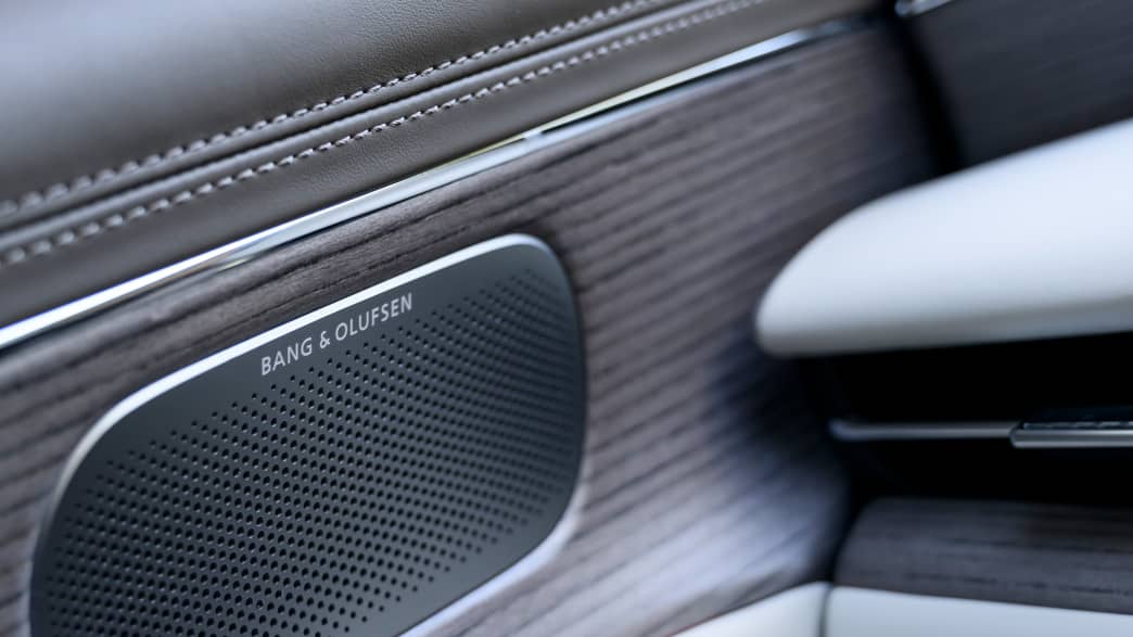 Lautsprecher von Bang & Olufsen im Genesis G90