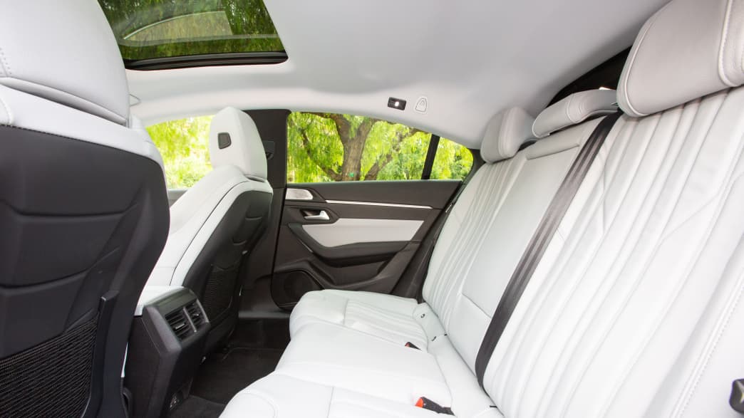 Rueckbank eines Peugeot 508