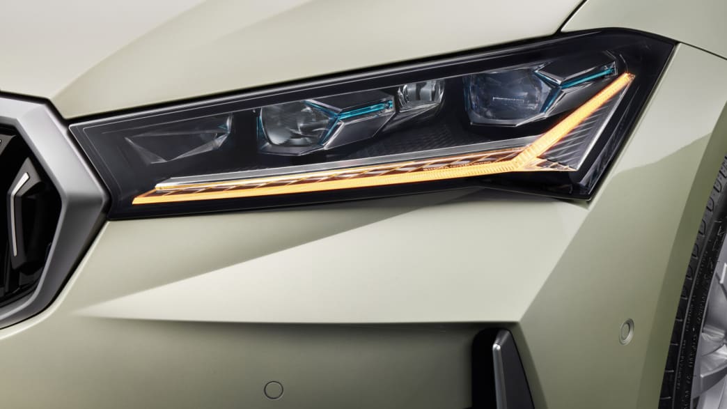 Scheinwerfer des Skoda Superb