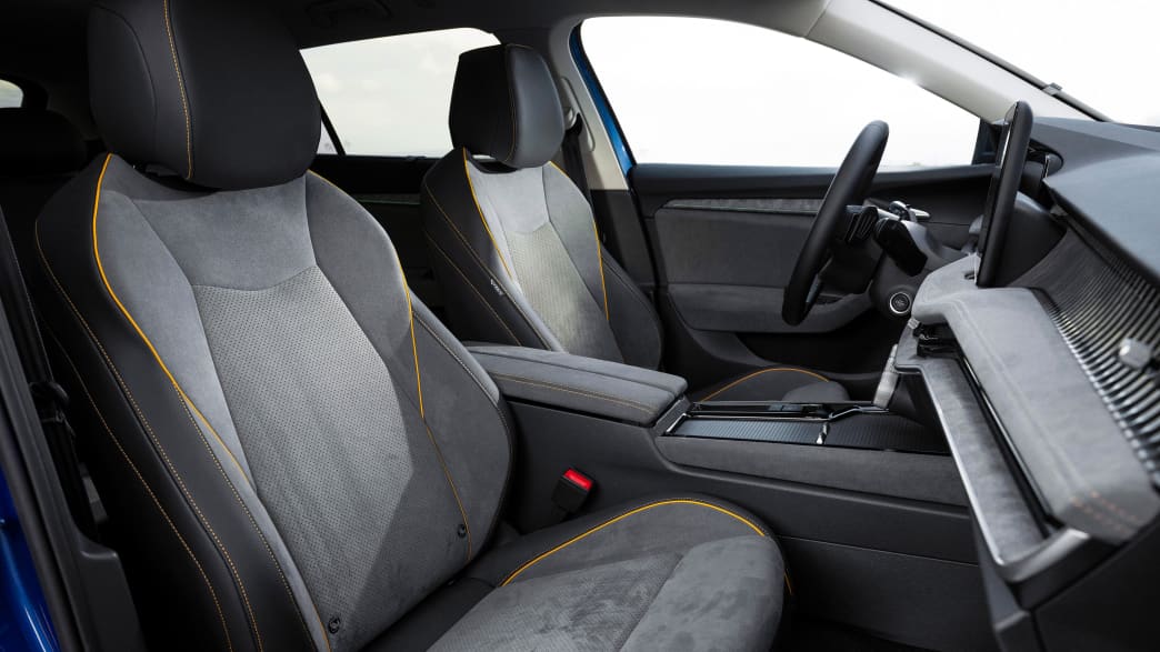 Vordersitze im Skoda Superb