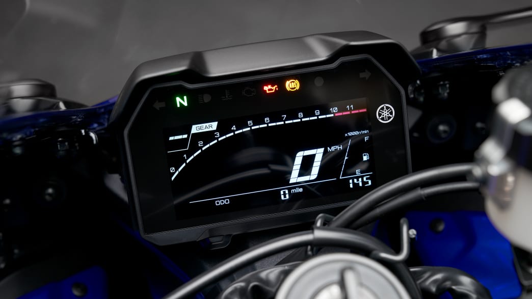 Display der Yamaha R7