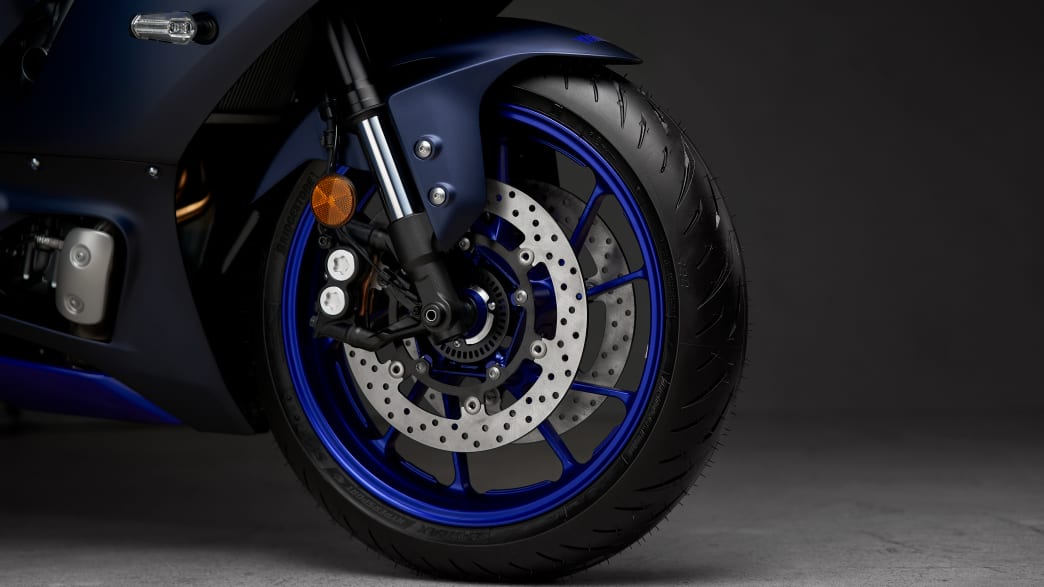 Vorderreifen der Yamaha R7