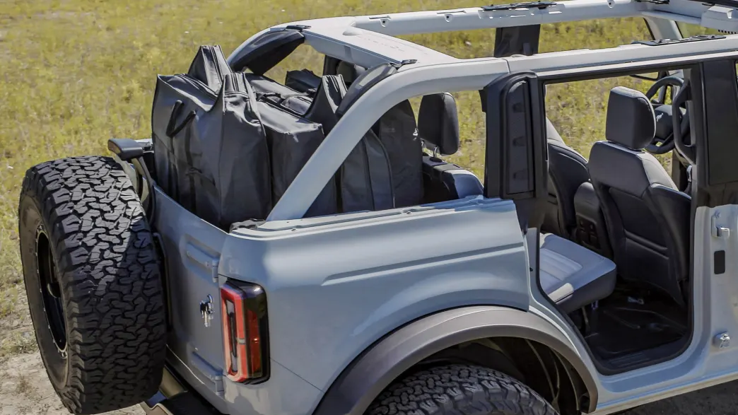 Auto Einziehbarer Netze Laderaumabdeckung Kofferraum Hutablage für Ford  Bronco 2021-2023 : : Auto & Motorrad