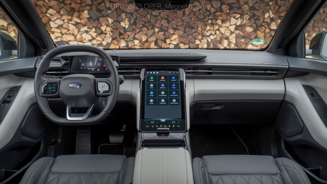 Cockpit des Ford Explorer BEV
