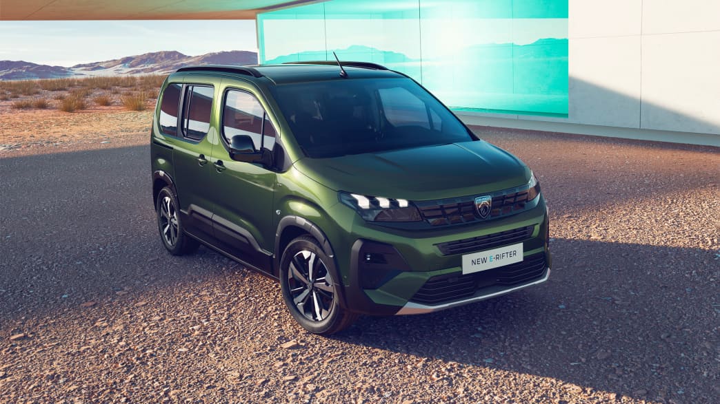Frontansicht eines stehenden Peugeot Rifter