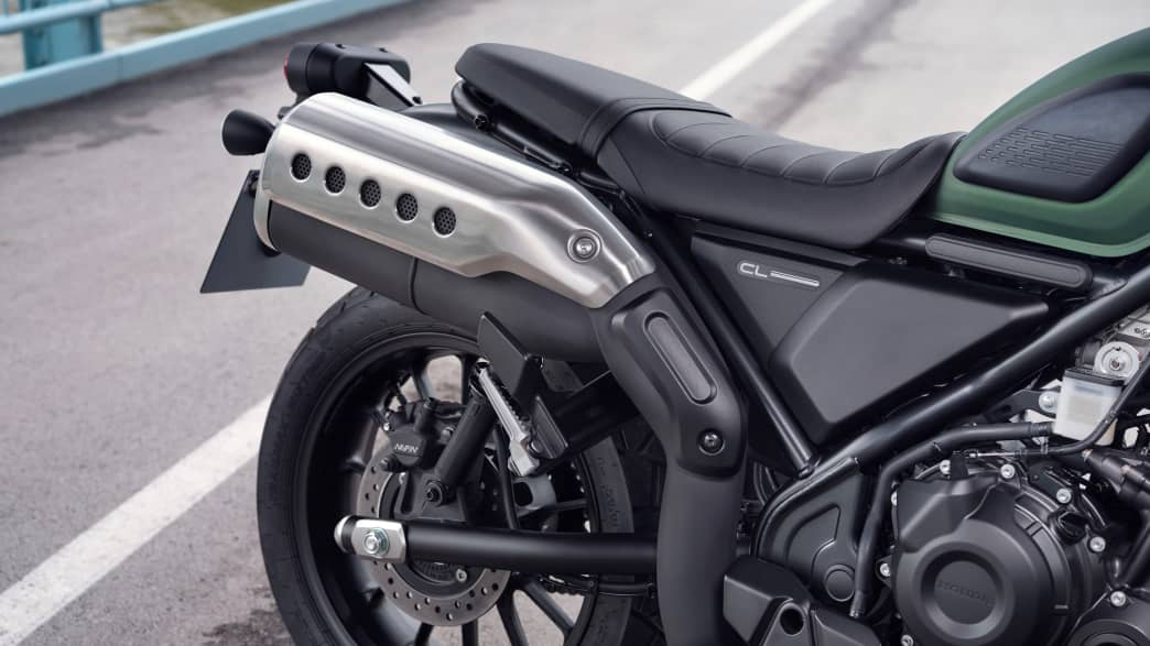 Detialaufnahme der Honda CL500 des Auspuff