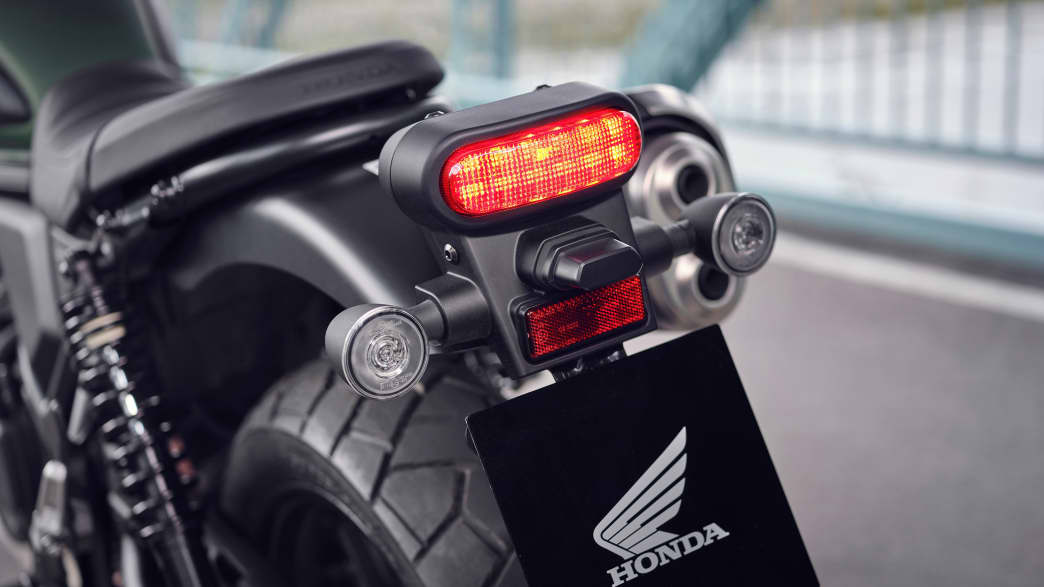 Detailaufnahme des Rücklichts der Honda CL500