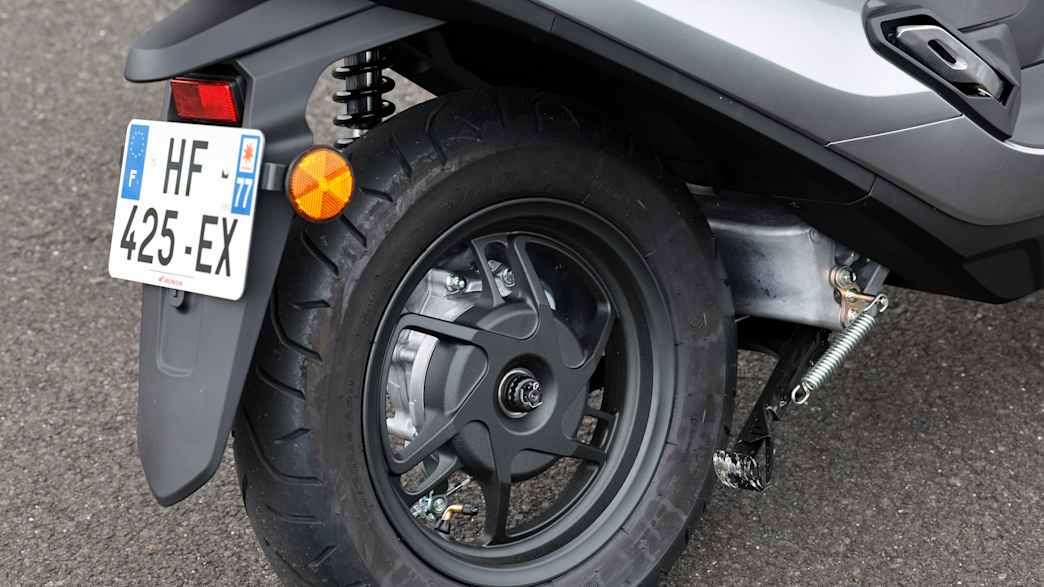 Ein Fahrbericht des E-Rollers Honda CUV