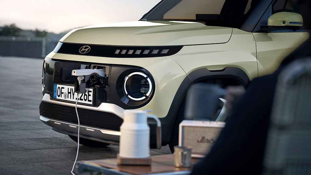Ladekabel am Hyundai Inster angesteckt
