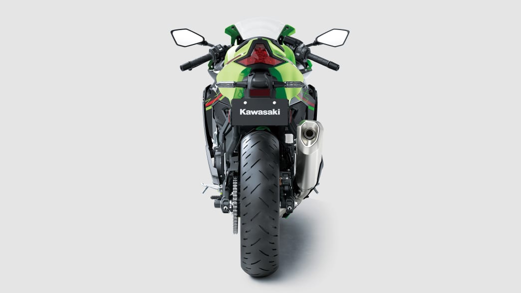 Heckansicht einer stehenden Kawasaki Ninja ZX-4RR
