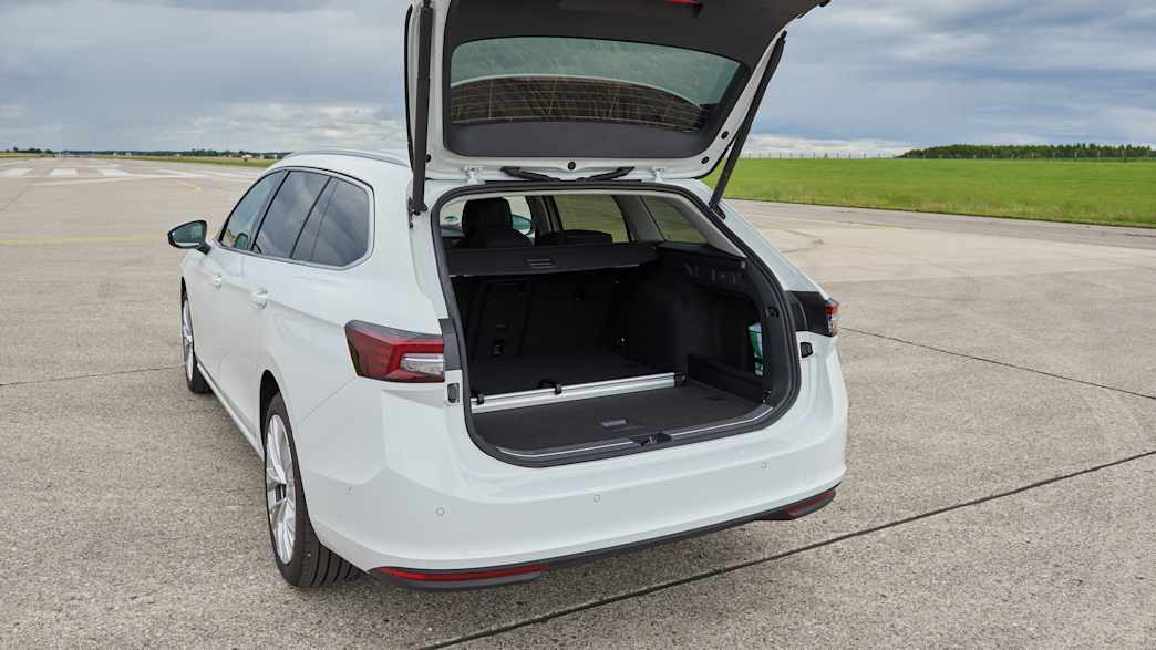 Kofferraum des Skoda Superb