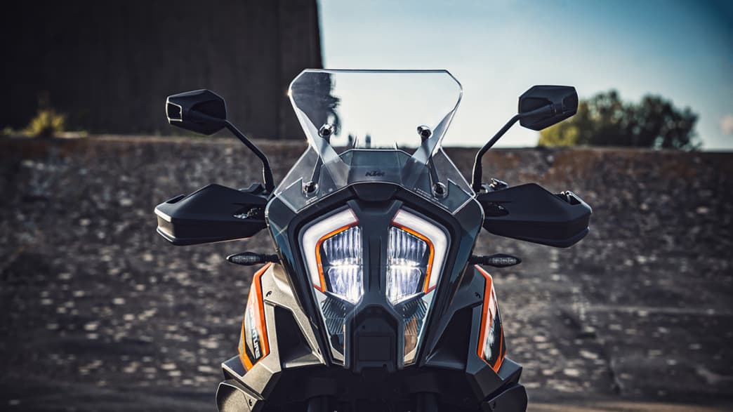 Scheinwerferdetail einer KTM 1290 Super Adventure S