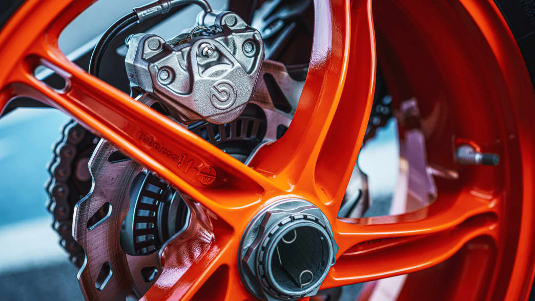Detailaifnahme der Scheibenbremse KTM 1290 SUPER DUKE R