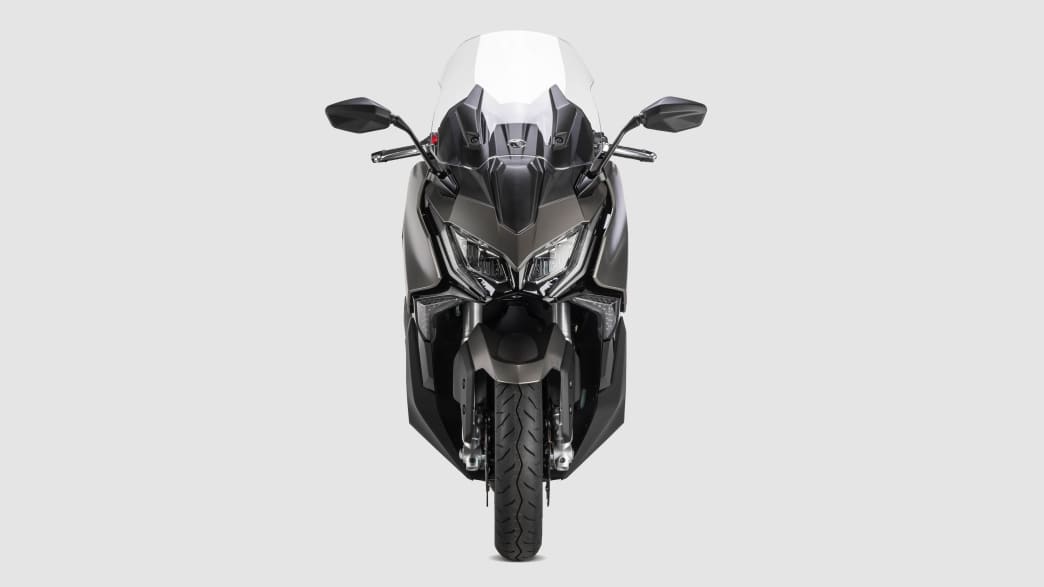 Frontansicht einer stehenden Kymco AK 550i ABS Premium