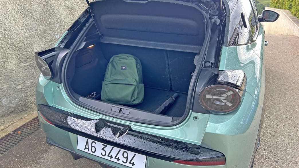 Blick in den Kofferraum des Lancia Y