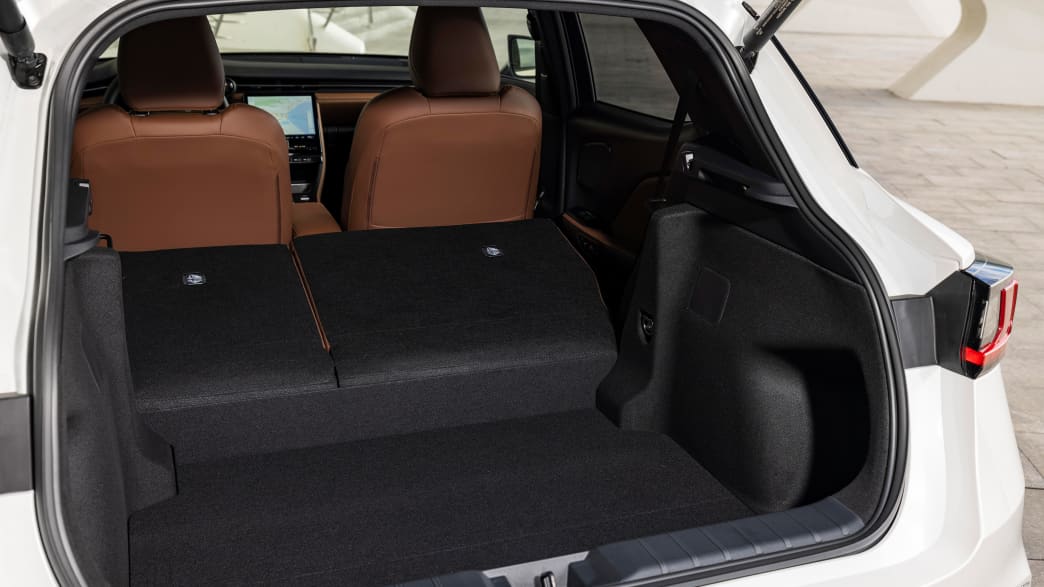 Kofferraum des Lexus LBX