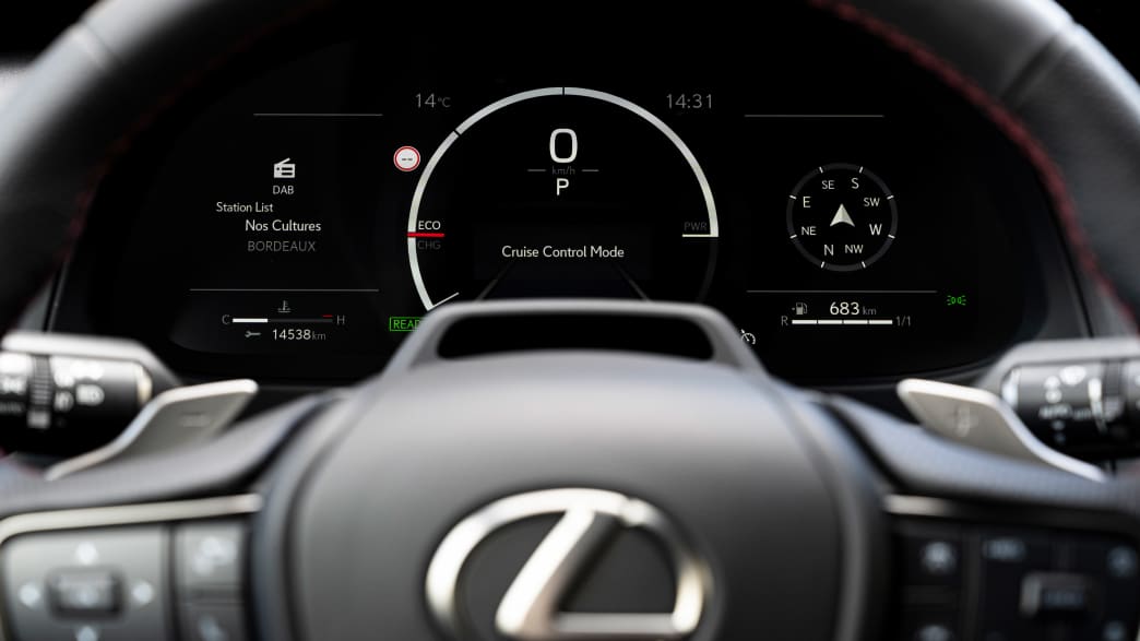 Anzeige im Lexus UX nach Facelift