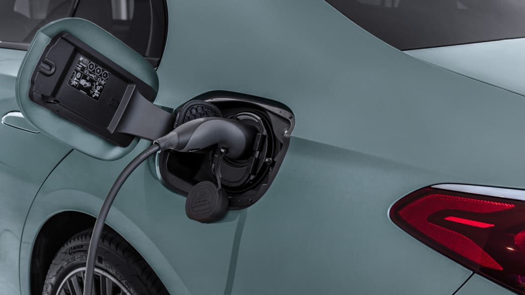 Ein Detail des Tankdeckels der neuen Mercedes E-Klasse