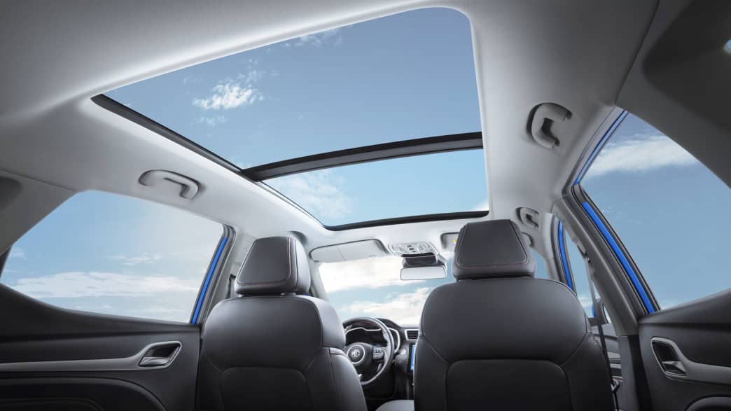 Das Dachfenster des MG ZS EV