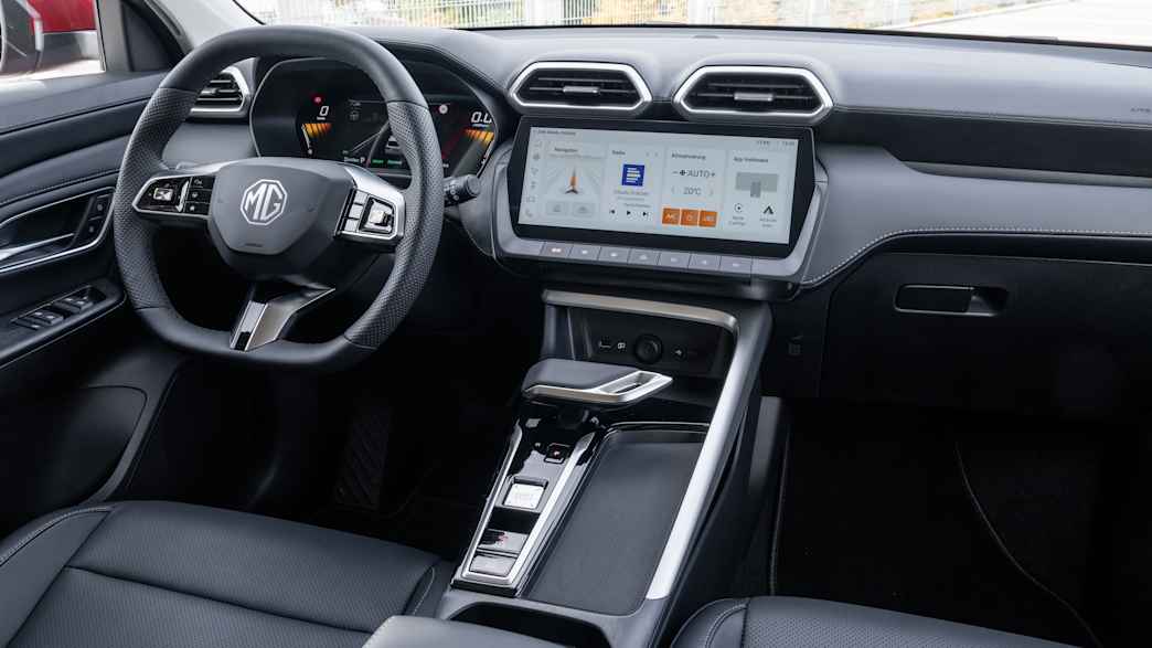 Cockpit des MG ZS Hybrid+