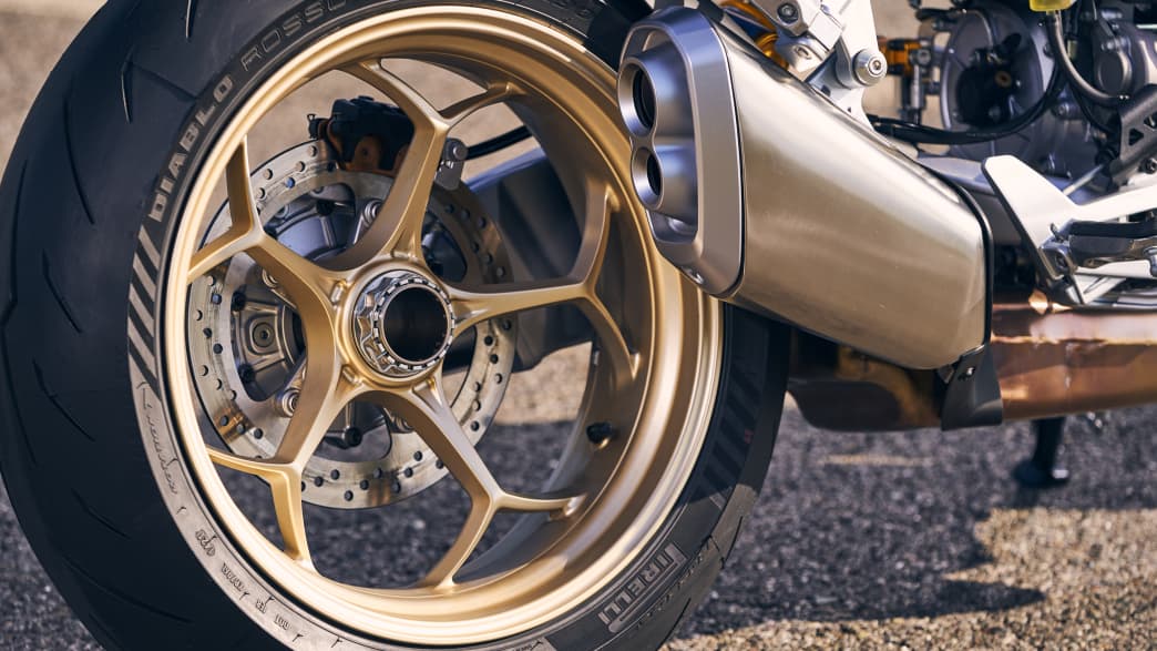 Das Hinterrad der Moto Guzzi V100 S