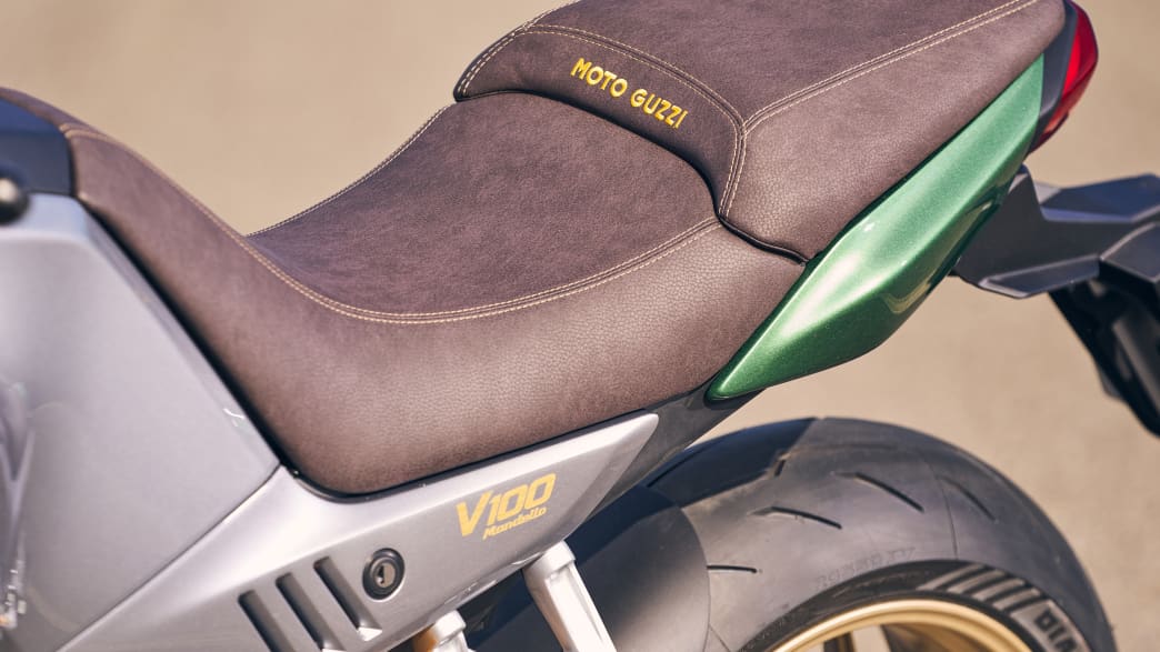 Die Sitzbank der Moto Guzzi V100 S