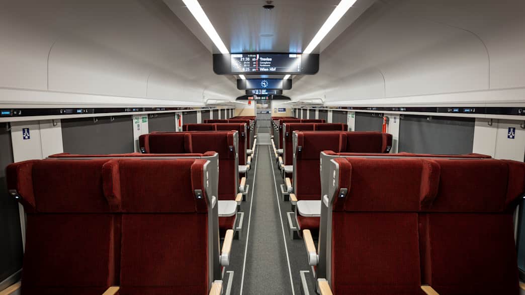 Blick in den Sitzwagen des Nightjets